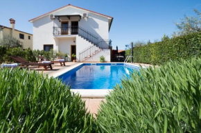 Отель Apartments Tamara  Ровиньско Село